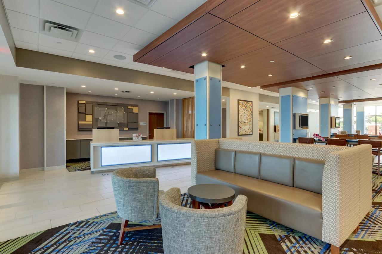 Holiday Inn Express - Wilmington - Porters Neck By Ihg Exterior foto