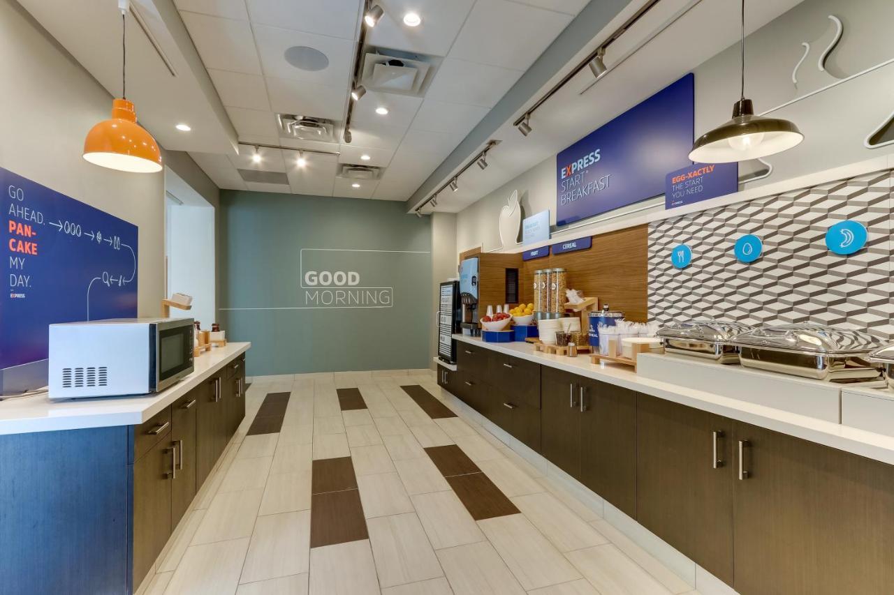 Holiday Inn Express - Wilmington - Porters Neck By Ihg Exterior foto