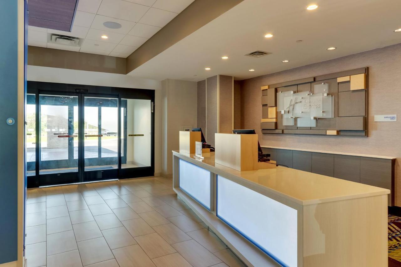 Holiday Inn Express - Wilmington - Porters Neck By Ihg Exterior foto